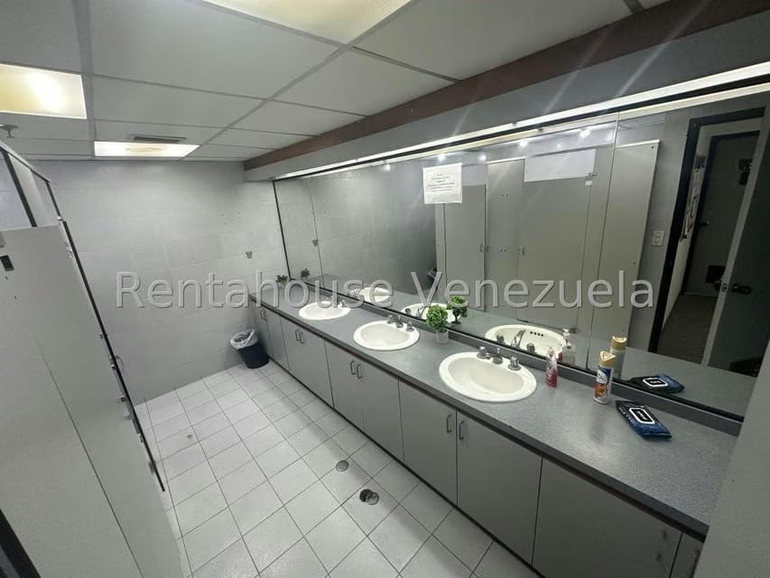 Comercial (Oficina) en Venta en Prados del Este, Distrito Metropolitano - 44