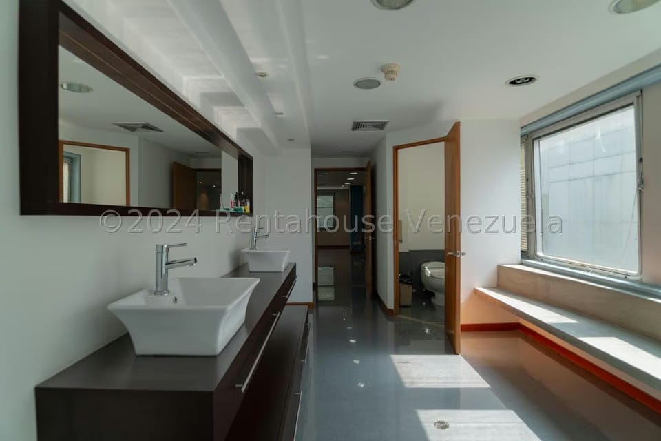 Comercial (Oficina) en Venta en La Urbina, Distrito Metropolitano - 11