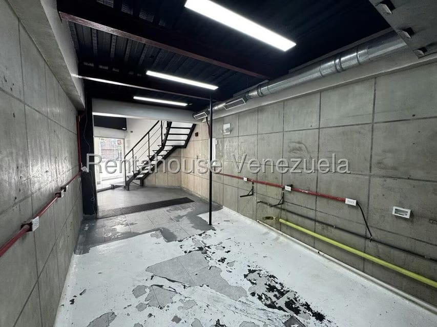 Comercial (Local Comercial) en Alquiler en El Rosal, Distrito Metropolitano - 12