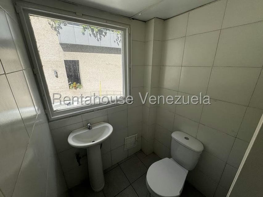 Comercial (Local Comercial) en Alquiler en El Rosal, Distrito Metropolitano - 17