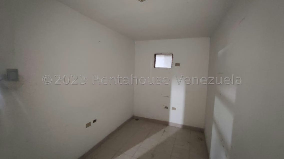 Comercial (Local Comercial) en Alquiler en Circunvalacion Uno, Zulia - 24