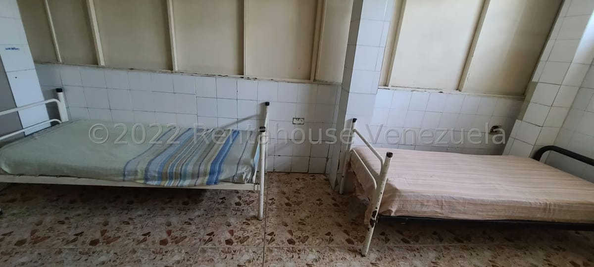 Comercial (Consultorio Medico) en Venta en El Paraiso, Distrito Metropolitano - 16