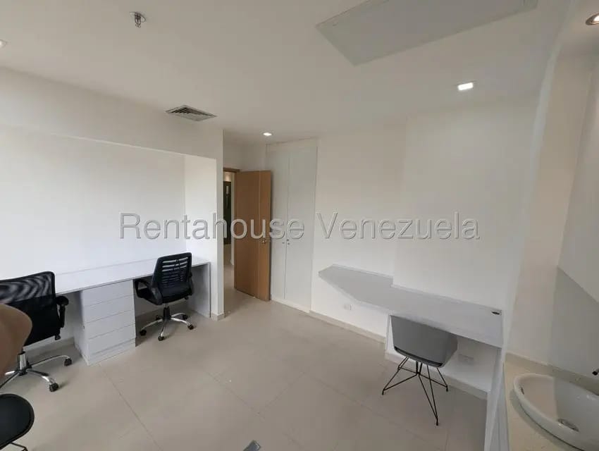 Comercial (Oficina) en Alquiler en Santa Paula, Distrito Metropolitano - 14
