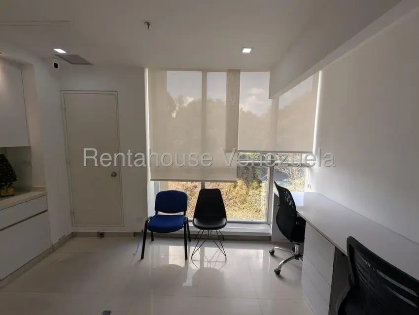 Comercial (Oficina) en Alquiler en Santa Paula, Distrito Metropolitano - 16