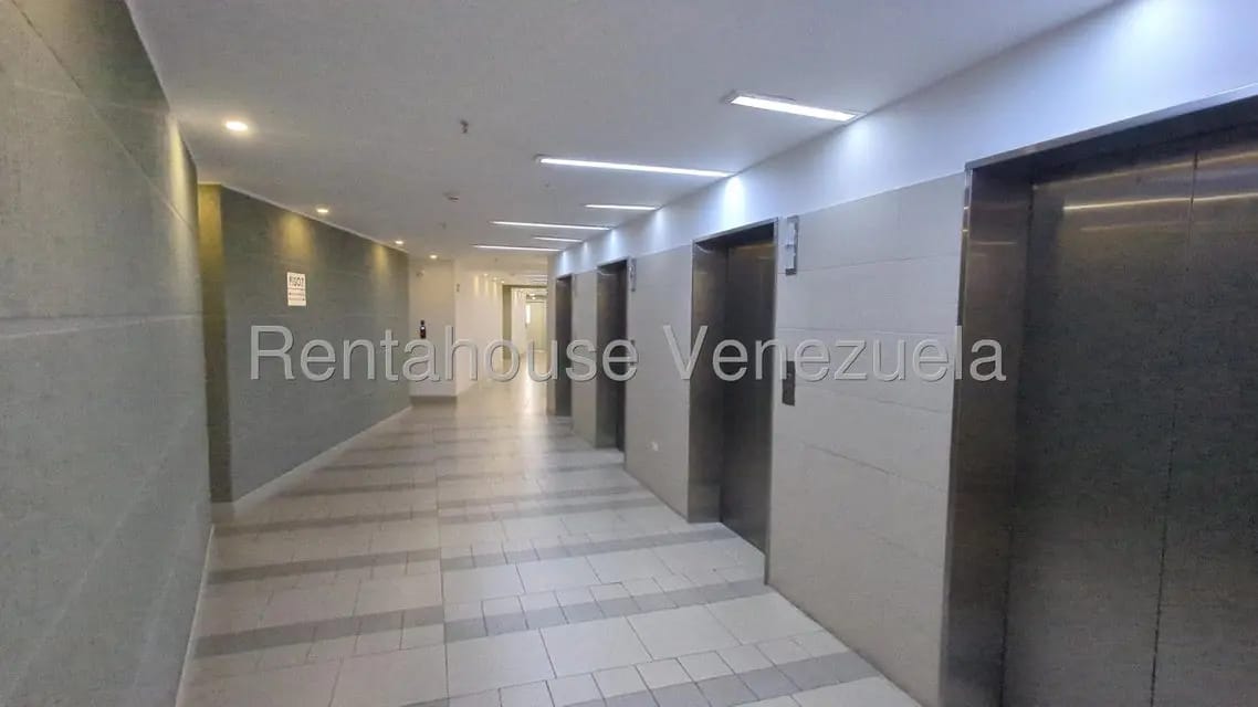 Comercial (Oficina) en Alquiler en Santa Paula, Distrito Metropolitano - 19