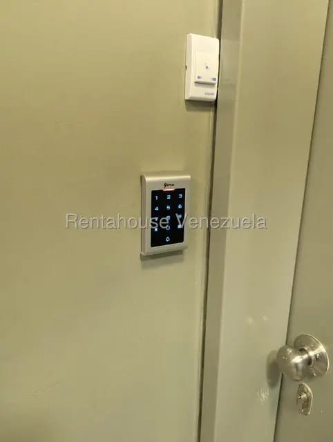 Comercial (Oficina) en Alquiler en Santa Paula, Distrito Metropolitano - 20