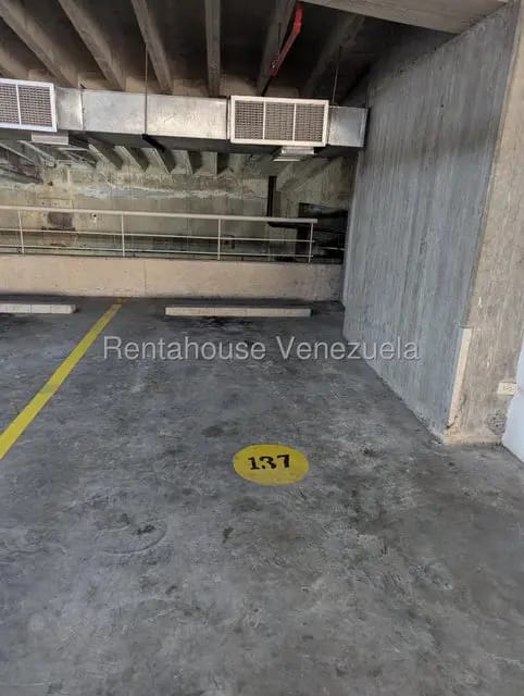 Comercial (Oficina) en Alquiler en Santa Paula, Distrito Metropolitano - 24