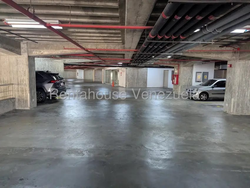 Comercial (Oficina) en Alquiler en Santa Paula, Distrito Metropolitano - 25