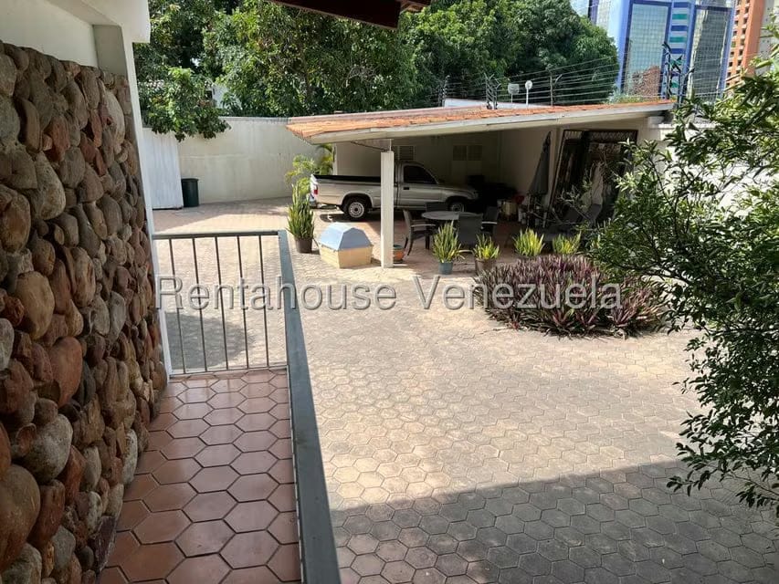 Casa (1 Nivel) en Venta en Zona Este, Lara - 32