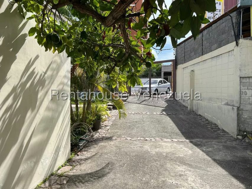 Casa (1 Nivel) en Venta en Zona Este, Lara - 33