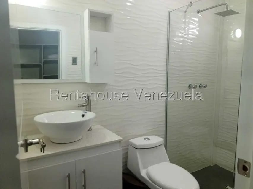 Townhouse (1 Nivel) en Alquiler en Avenida Vargas, Zulia - 12