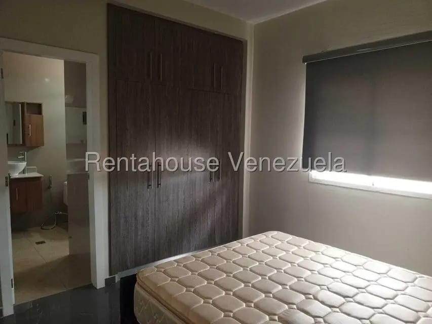Townhouse (1 Nivel) en Alquiler en Avenida Vargas, Zulia - 13