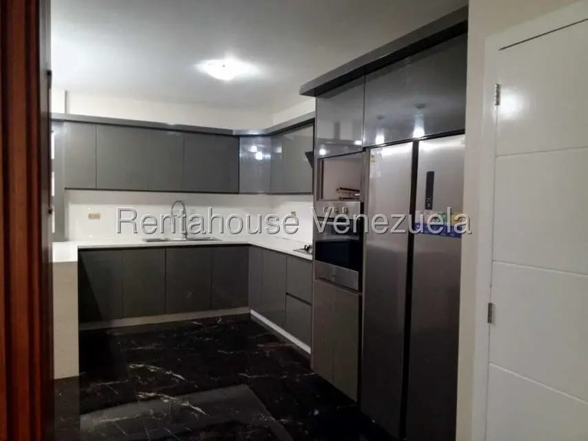 Townhouse (1 Nivel) en Alquiler en Avenida Vargas, Zulia - 4