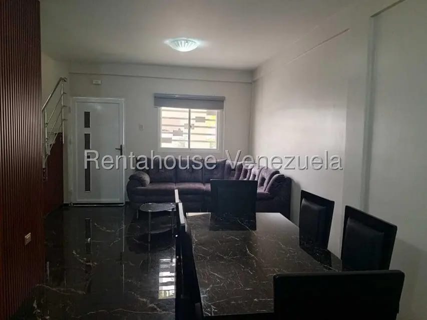 Townhouse (1 Nivel) en Alquiler en Avenida Vargas, Zulia - 5