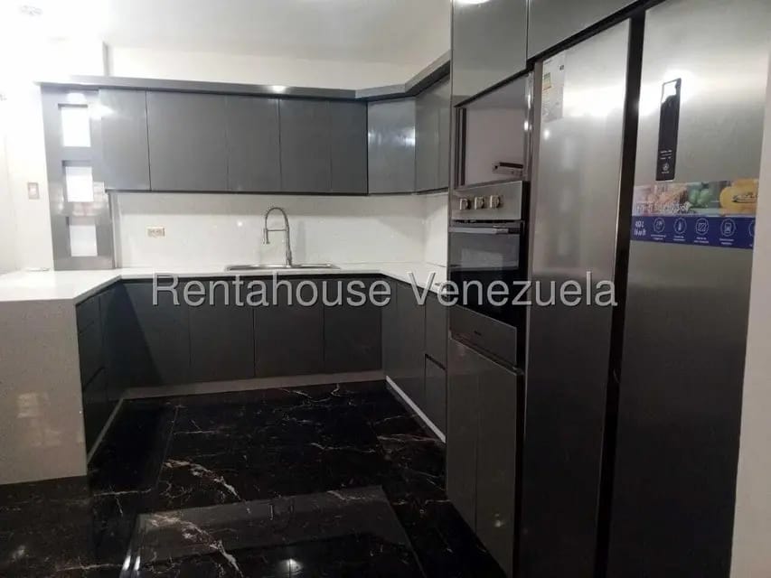 Townhouse (1 Nivel) en Alquiler en Avenida Vargas, Zulia - 8