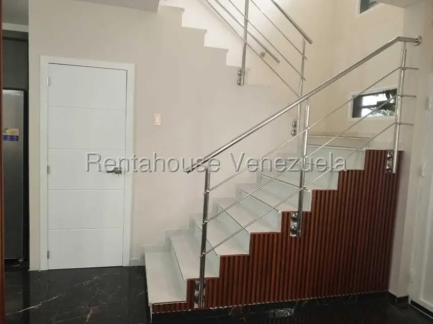 Townhouse (1 Nivel) en Alquiler en Avenida Vargas, Zulia - 10