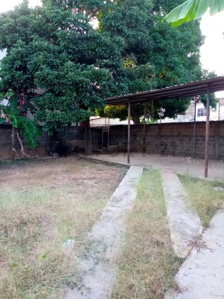 Casa de dos niveles, en pleno Centro de Anaco. - 8