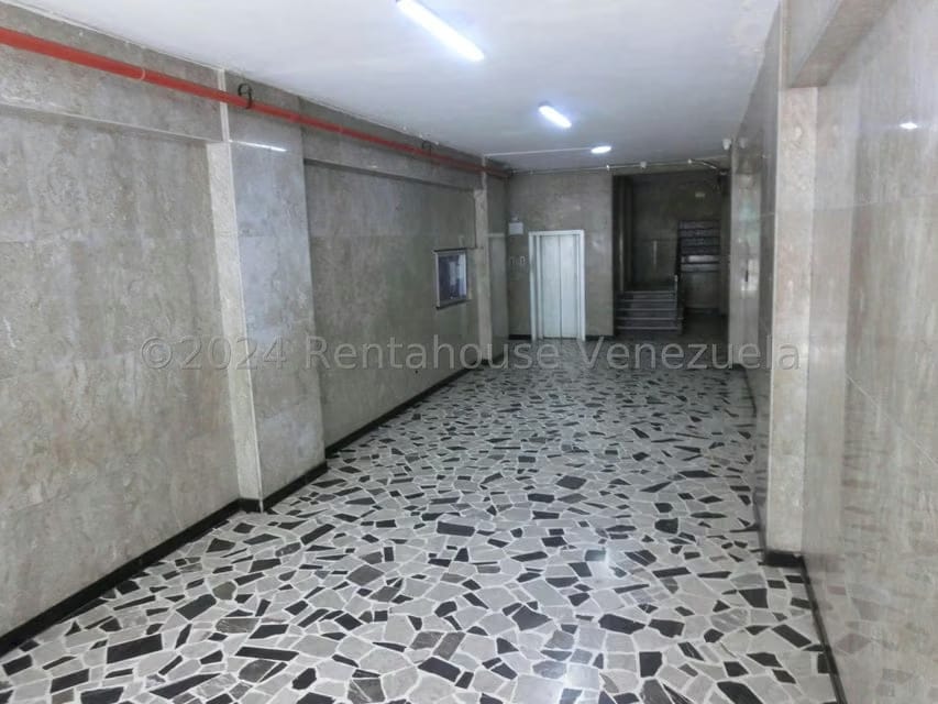 Comercial (Local Comercial) en Alquiler en San Martin, Distrito Metropolitano - 2