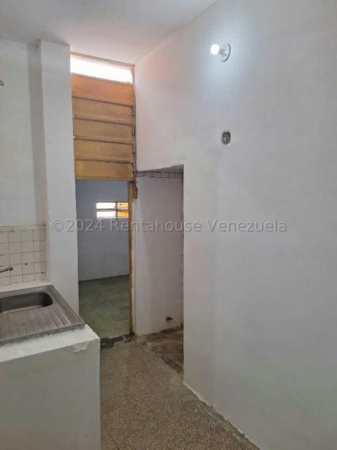 Comercial (Local Comercial) en Alquiler en San Martin, Distrito Metropolitano - 6