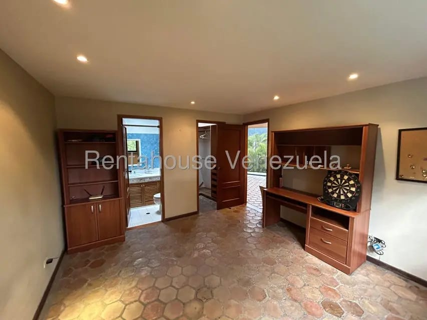 Casa (Multipes Niveles) en Alquiler en Miranda, Distrito Metropolitano - 23