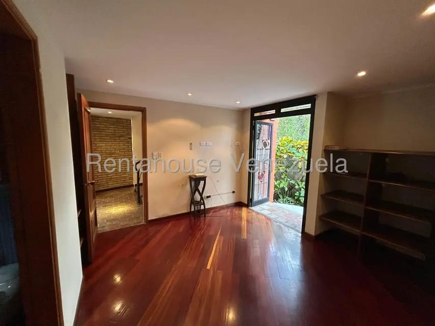 Casa (Multipes Niveles) en Alquiler en Miranda, Distrito Metropolitano - 28