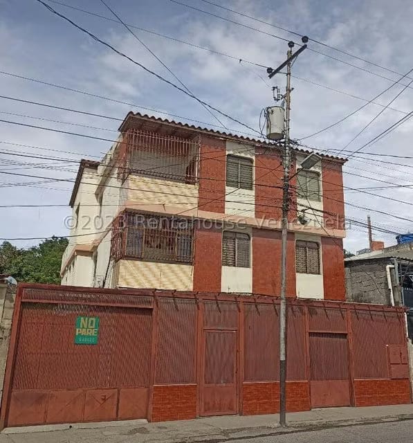 Comercial (Edificio) en Venta en Parroquia Juan de Villegas, Lara