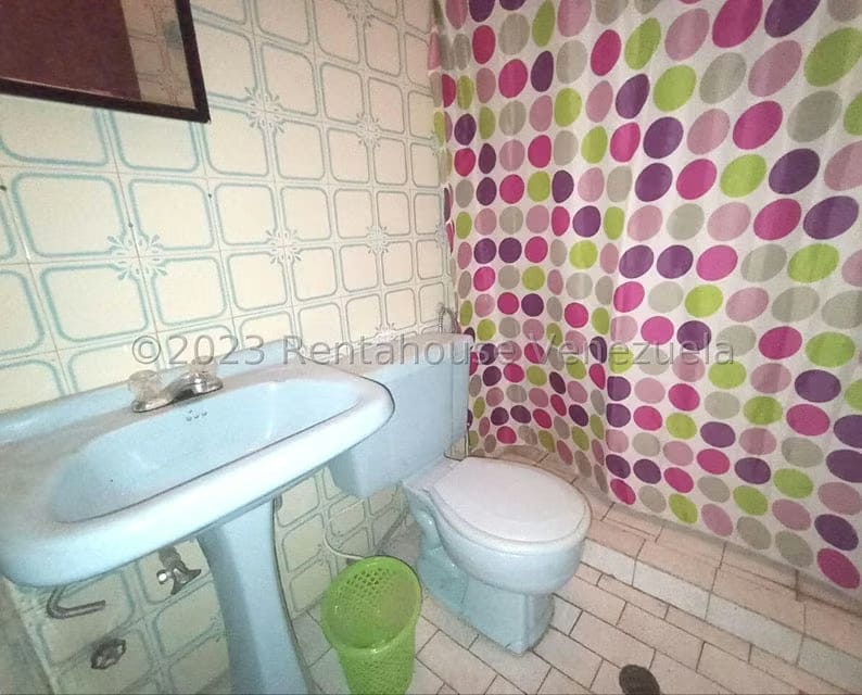Comercial (Edificio) en Venta en Parroquia Juan de Villegas, Lara - 14