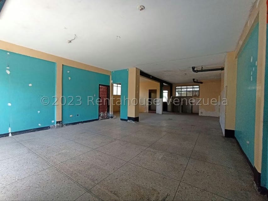 Comercial (Edificio) en Venta en Parroquia Juan de Villegas, Lara - 19