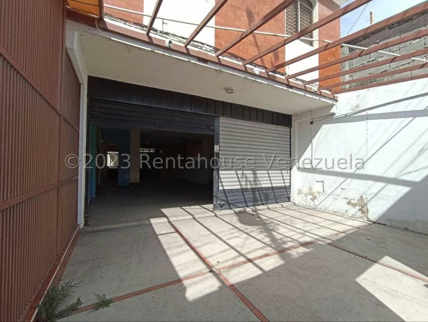 Comercial (Edificio) en Venta en Parroquia Juan de Villegas, Lara - 20