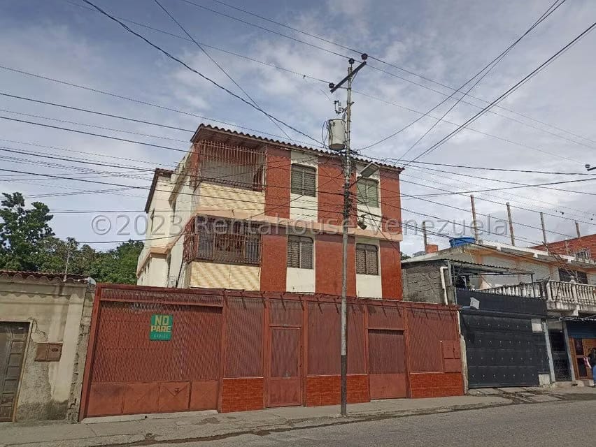 Comercial (Edificio) en Venta en Parroquia Juan de Villegas, Lara - 24