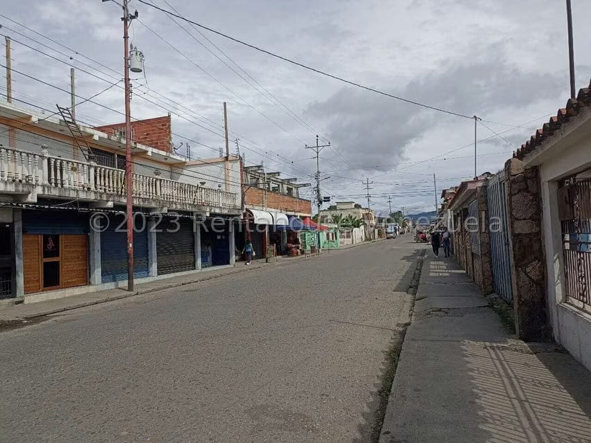 Comercial (Edificio) en Venta en Parroquia Juan de Villegas, Lara - 26