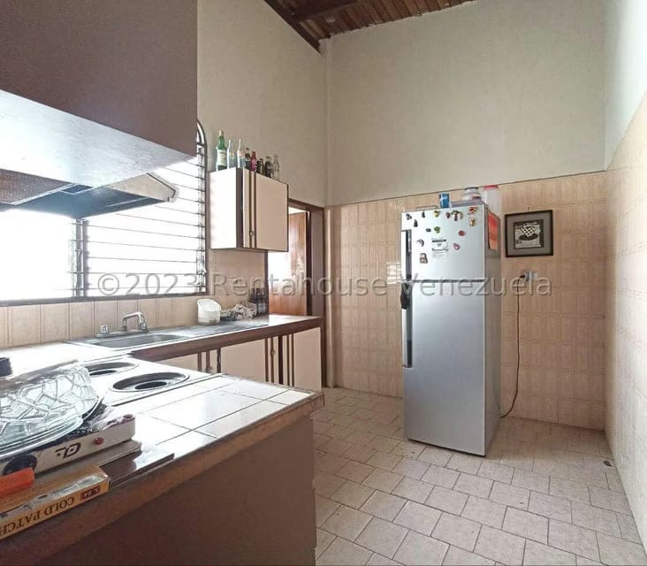 Comercial (Edificio) en Venta en Parroquia Juan de Villegas, Lara - 5
