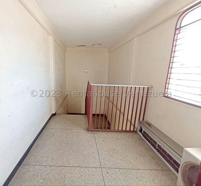 Comercial (Edificio) en Venta en Parroquia Juan de Villegas, Lara - 7
