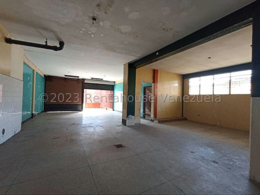 Comercial (Edificio) en Venta en Parroquia Juan de Villegas, Lara - 10