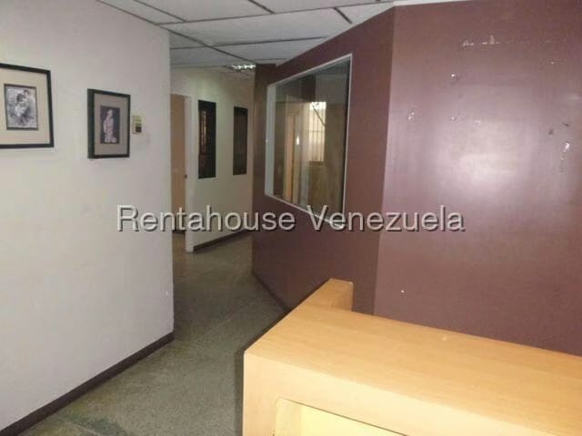 Comercial (Oficina) en Alquiler en La Urbina, Distrito Metropolitano - 2