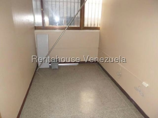 Comercial (Oficina) en Alquiler en La Urbina, Distrito Metropolitano - 4