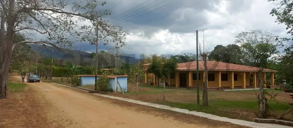 En venta Amplio terreno en Montalban- Aguirre - 3
