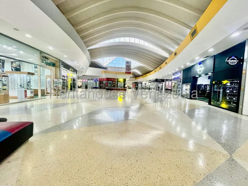 Comercial (Local Comercial) en Alquiler en El Cardon, Falcon - 2