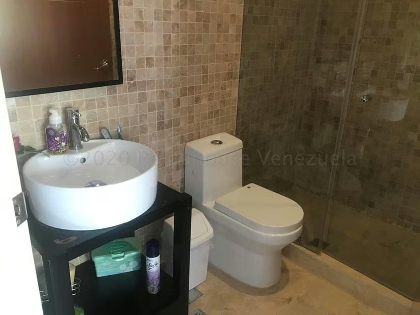 Casa (Duplex) en Venta en Oripoto, Distrito Metropolitano - 17