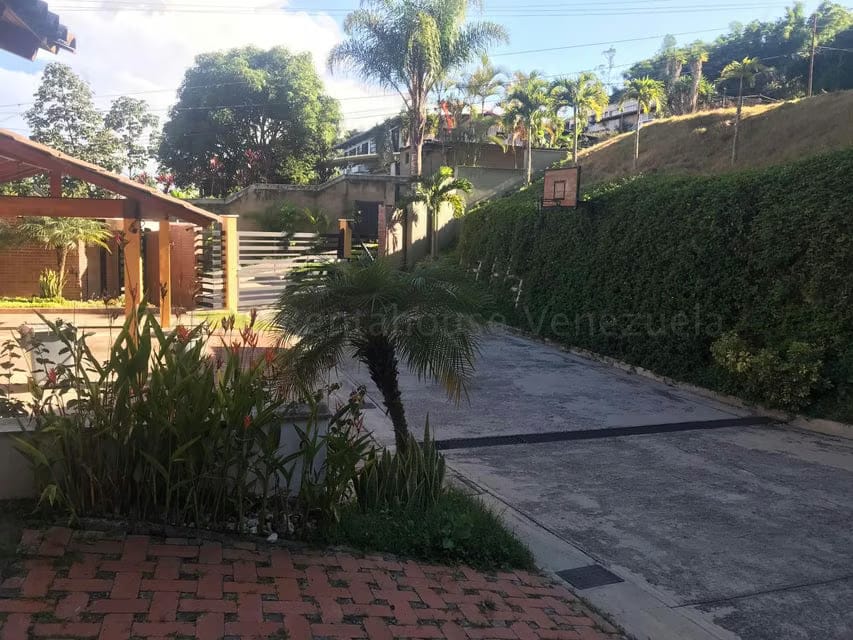 Casa (Duplex) en Venta en Oripoto, Distrito Metropolitano - 42