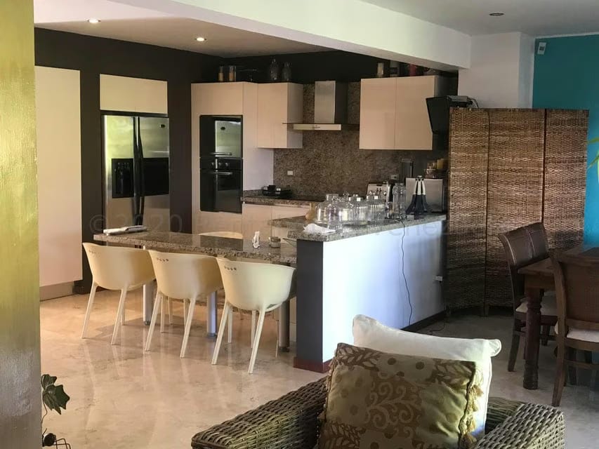 Casa (Duplex) en Venta en Oripoto, Distrito Metropolitano - 6