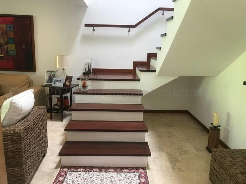 Casa (Duplex) en Venta en Oripoto, Distrito Metropolitano - 8