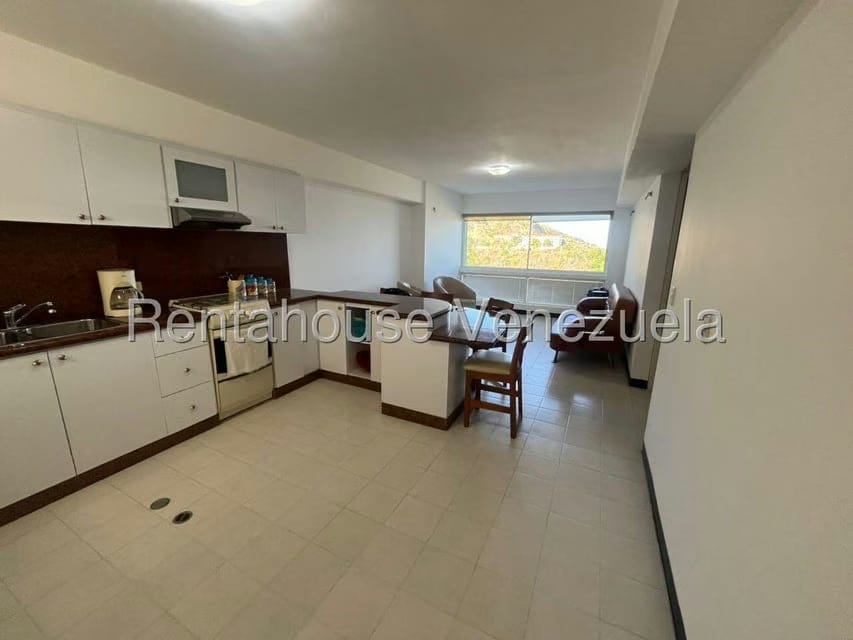 Apartamento (1 Nivel) en Alquiler en La Llanada, Vargas - 2