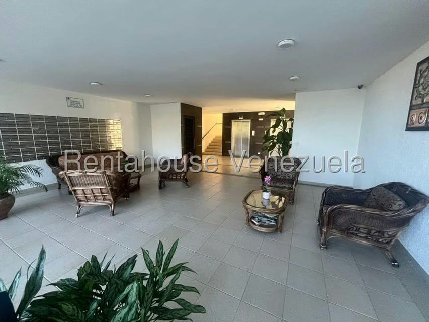 Apartamento (1 Nivel) en Alquiler en La Llanada, Vargas - 11