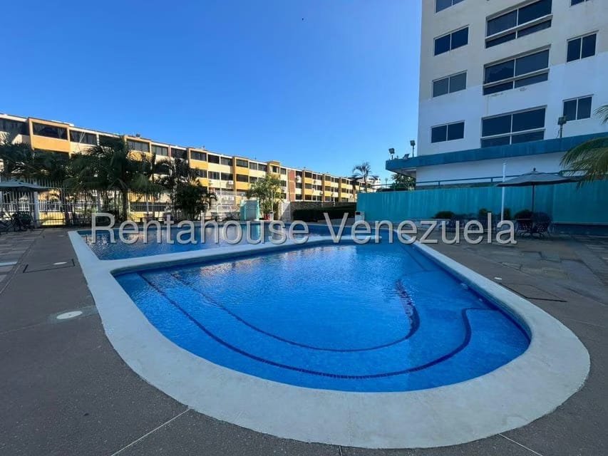 Apartamento (1 Nivel) en Alquiler en La Llanada, Vargas - 13