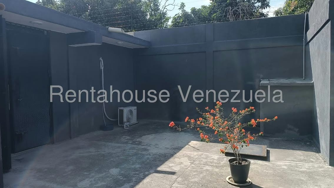 Comercial (Local Comercial) en Alquiler en Zona Este, Lara - 13