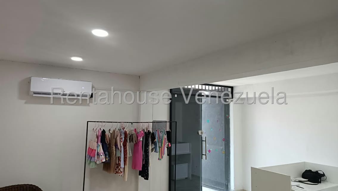 Comercial (Local Comercial) en Alquiler en Zona Este, Lara - 16
