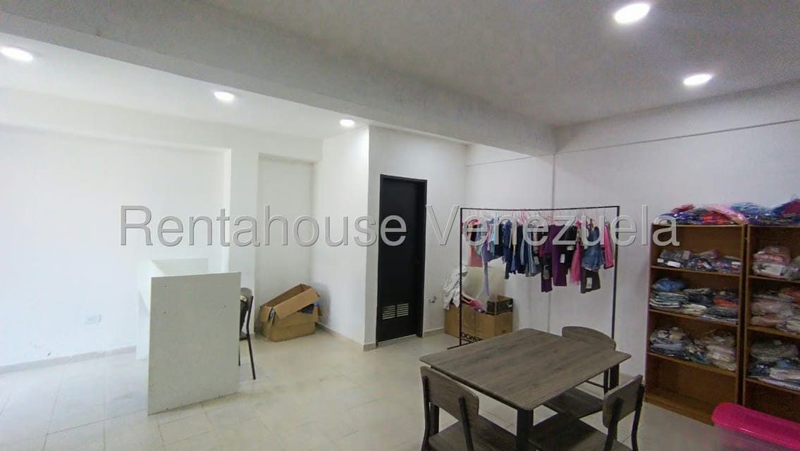 Comercial (Local Comercial) en Alquiler en Zona Este, Lara - 18