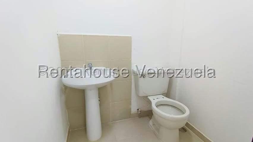 Comercial (Local Comercial) en Alquiler en Zona Este, Lara - 5