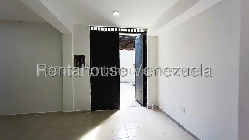 Comercial (Local Comercial) en Alquiler en Zona Este, Lara - 6